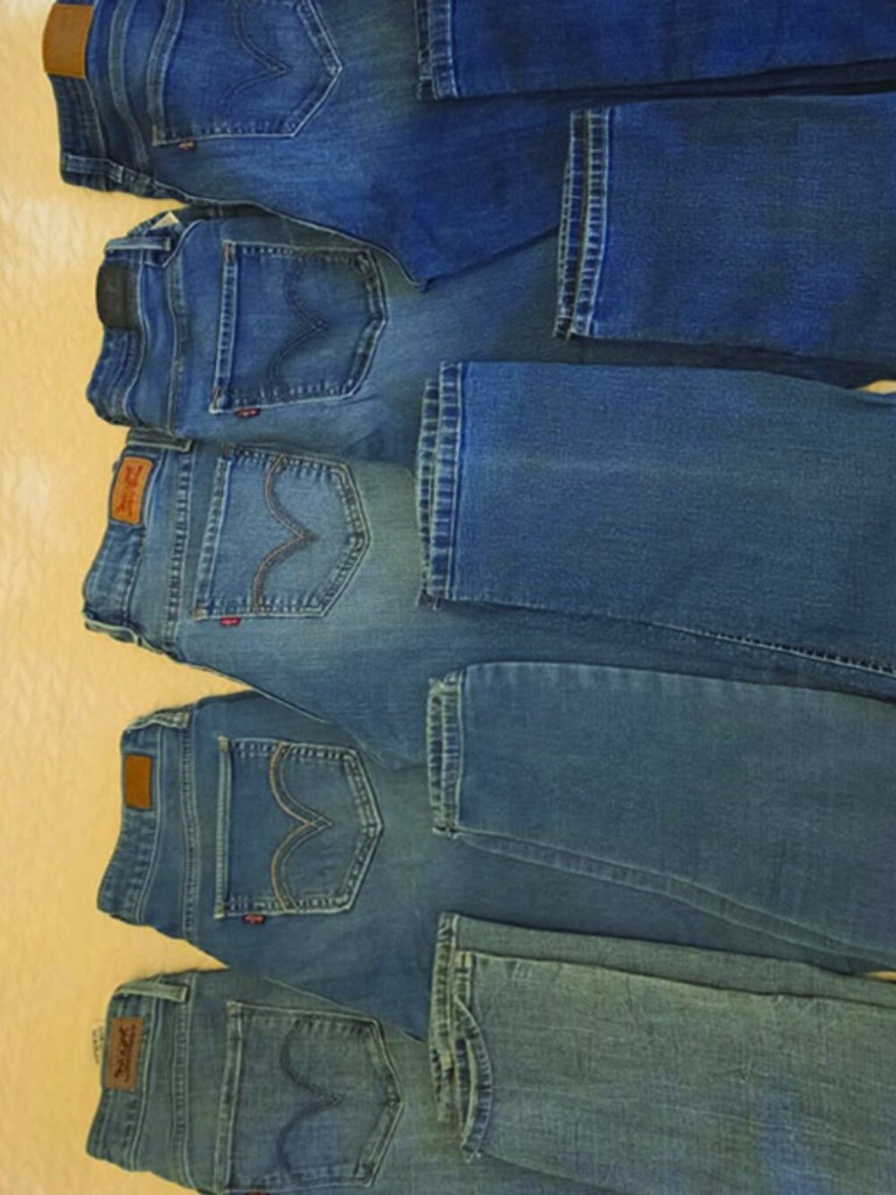 Lot of 6 Levi Womens Jeans - See Description